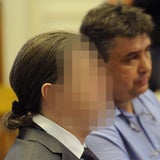 Irrer Cop-Killer in Ketten vor Gericht