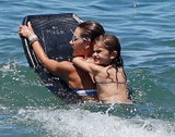 Alessandra Ambrosio: Mit Familie am Strand