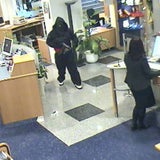 Bank mit Maschinenpistole überfallen