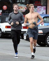 Patrick Schwarzenegger fleißig beim Joggen