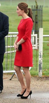 Herzogin Kate verzaubert in Rot