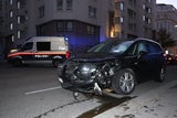 Schwerer Crash mitten in Wien legt Buslinie lahm