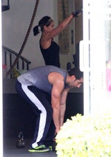 Teri Hatcher sportlich im Fitnessstudio