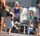 Tori Spelling zeigt ihren extremen Magerbody