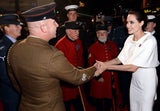 Angelina Jolie strahlt bei "Unbroken"-Premiere in London