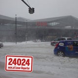 Unfall-Chaos durch Schnee-Hammer