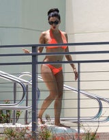 Eva Longoria bricht die Pool-Regeln