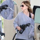Sarah Michelle Gellar verschüttet Benzin