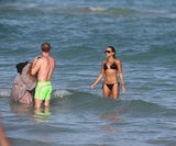 Sylvie Meis relaxt im sexy Bikini
