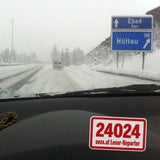 Unfall-Chaos durch Schnee-Hammer
