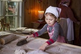 Prinzessin Estelle in der Weihnachtsbäckerei
