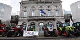 Bauern-Demo in Wien mit Mega-Milchsee