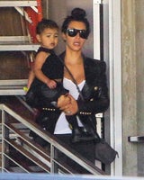 Kim Kardashian mit Tochter Nori unterwegs
