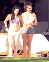 Selena Gomez im Bikini-Urlaub