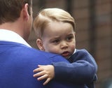 Prinz George auf dem Weg zu seiner Schwester