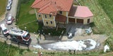 Hubschrauber stürzt auf Haus