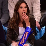 Alessandra Ambrosio nascht bei Knicks-Match