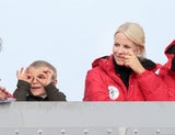Haakon & Mette-Marit verliebt beim Skispringen