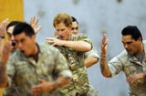 Prinz Harry lernt in Neuseeland Maori-Tanz