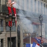 Nackter Hitlergruß für Le Pen