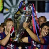 Hier jubelt Barca mit dem CL-Pokal