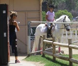 Denise Richards mit Töchtern beim Reiten
