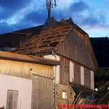 Schwerer Sturm trug Hausdach ab