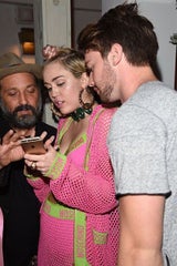 Miley Cyrus & Patrick Schwarzenegger machen zusammen Party