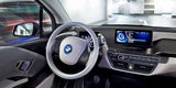 Dieser BMW i3 parkt ganz alleine ein