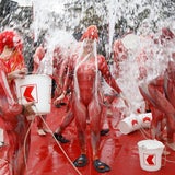 "Weihnachts-Schwimmen" - Ab ins 9° kalte Wasser