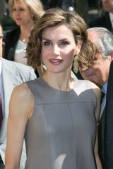 Letizia im Lederlook