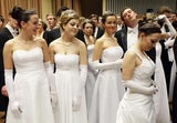 Opernball 2011: Backstage bei den Debütantinnen