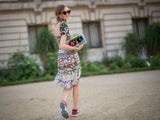 Drei Frauen, ein Kleid