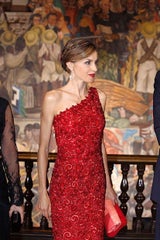 Königin Letizia total glamourös
