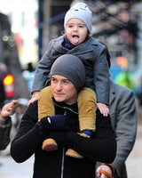 Orlando Bloom: Winterspaziergang mit Sohn Flynn