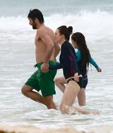 Julianne Moore leichenblass im Bikini