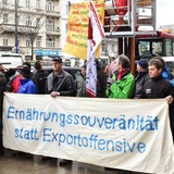 Bauern-Demo in Wien mit Mega-Milchsee