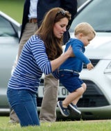 Herzogin Kate und Prinz George beim Polospiel