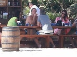 George Clooney & Amal relaxen in Cabo