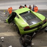 Crash: Lambo und Ferrari im Tunnel zerstört