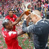 Bierdusche für Bayern-Coach Guardiola