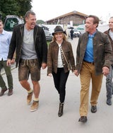 Arnold Schwarzenegger & Heather Milligan am Oktoberfest