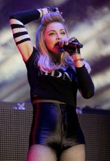 Madonnas Outfits