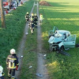 Verkehrsunfall mit Menschenrettung auf der B16