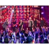 Die Boyband "One Direction" begeisterten in der Silvesternacht ihre Fans in Los Angeles mit ihrer Show.