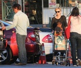 Charlize Theron mit Sohn & Sean Penn im Supermarkt