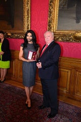 Conchita Wurst bekommt den "Goldenen Rathausmann" verliehen
