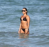 Sylvie Meis relaxt im sexy Bikini
