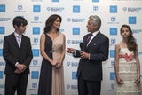 Catherine Zeta-Jones & Michael Douglas mit Kids am roten Teppich