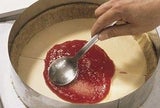 Linzer-Torte-bestreichen